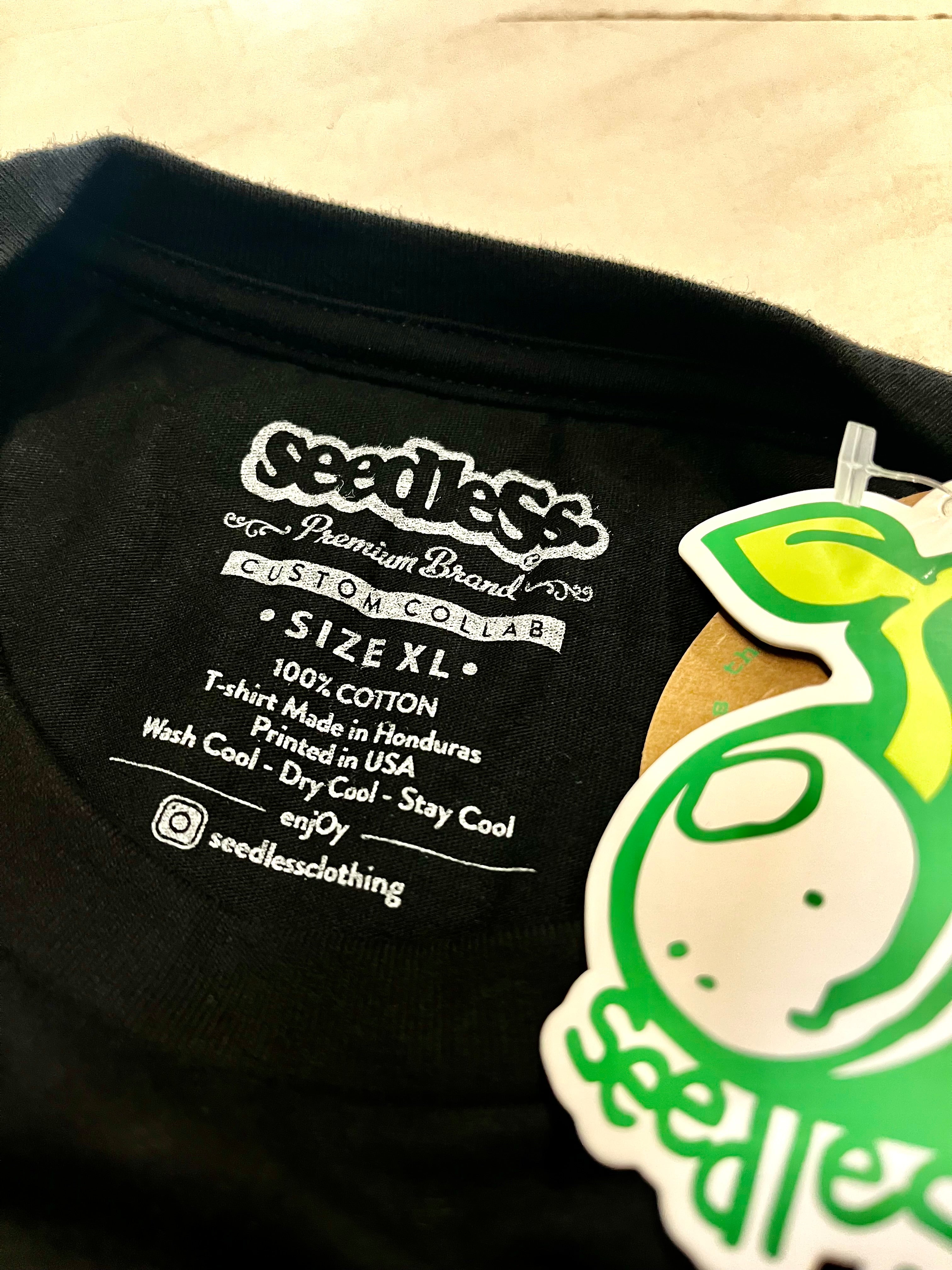 seedleSs. x Punto Rojo "Greetings From Medellin" Tee