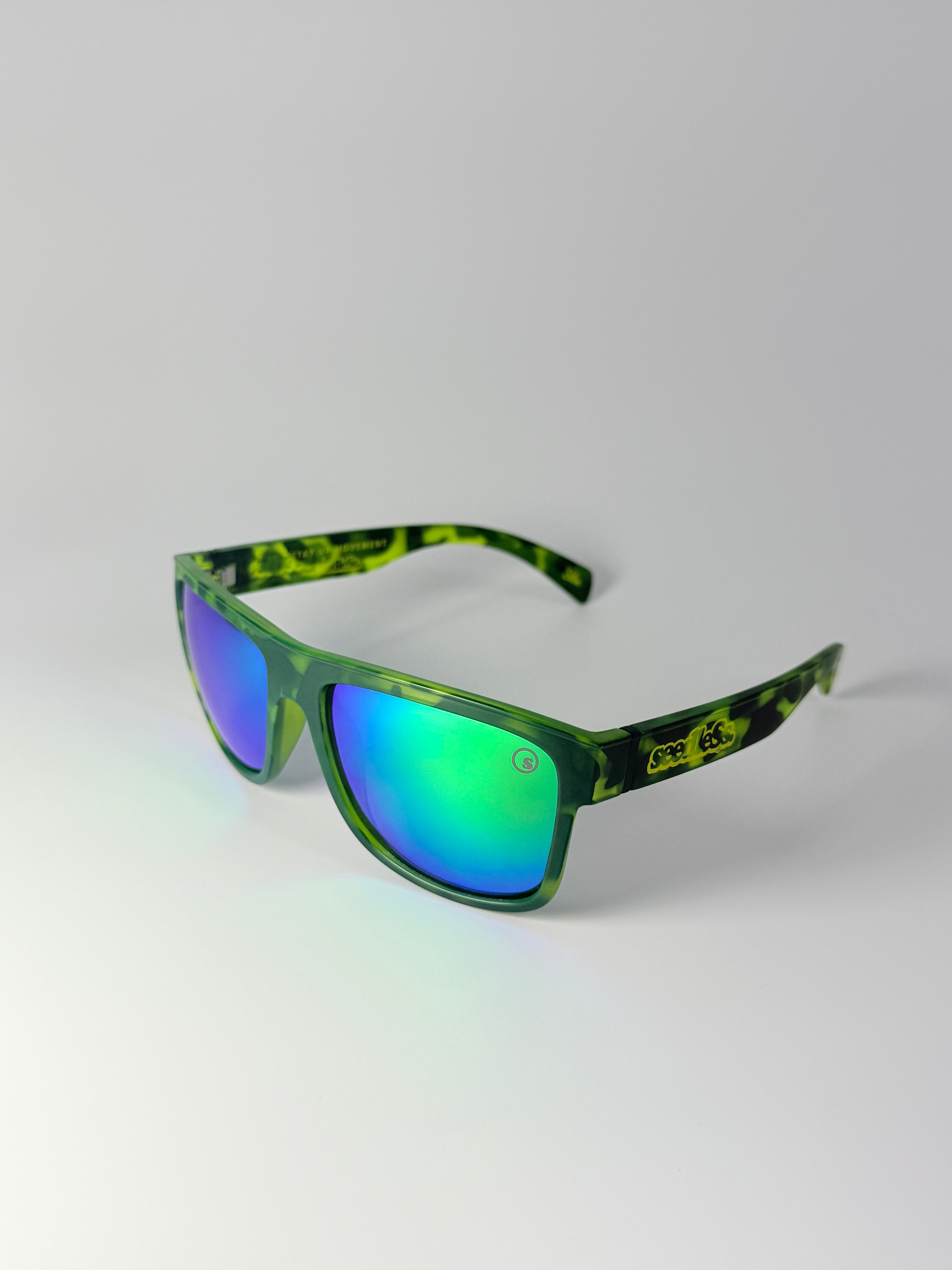 Shades : seedleSs. x Stay up : cruZers : slime tortoiSe