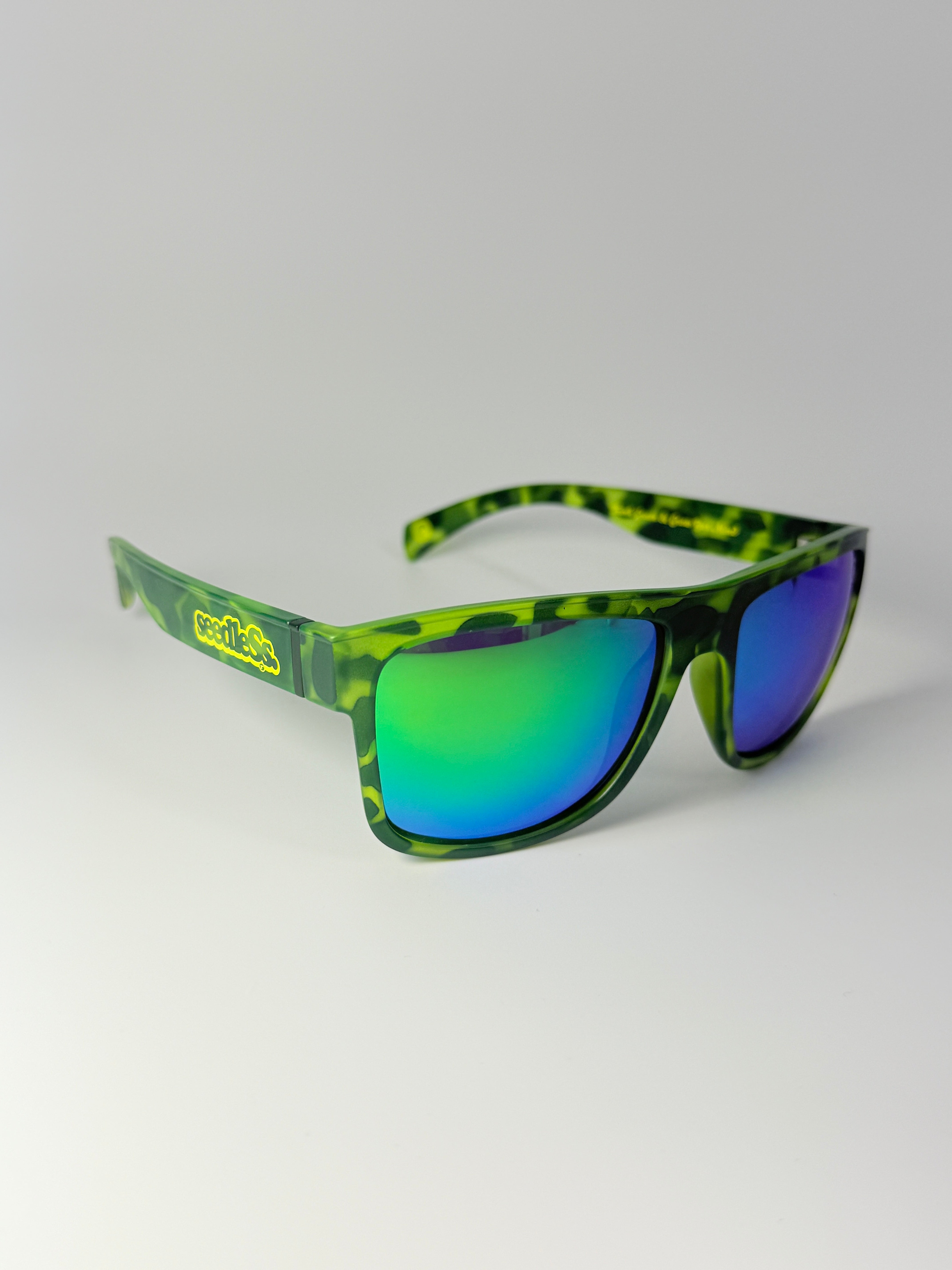 Shades : seedleSs. x Stay up : cruZers : slime tortoiSe