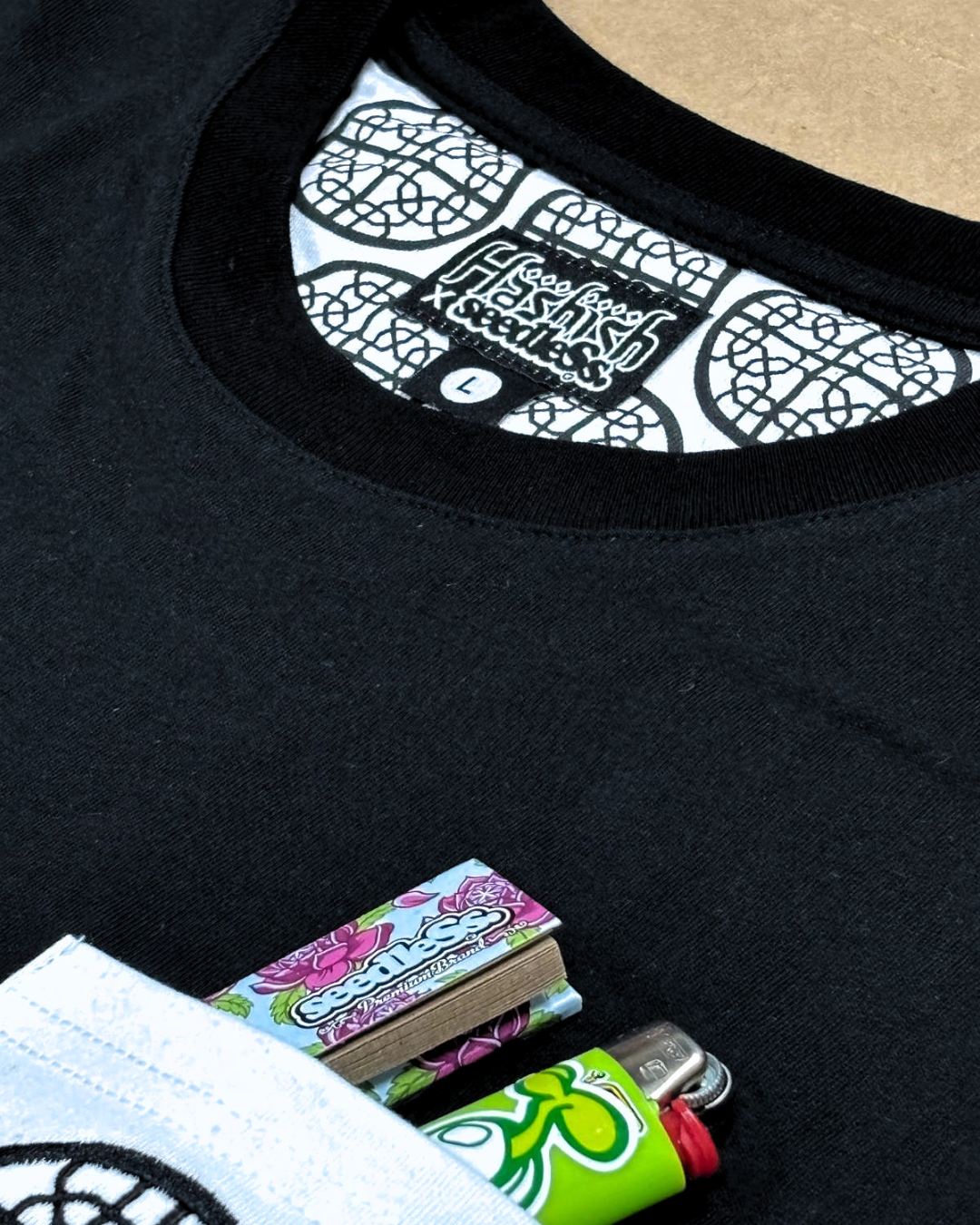 Pocket Tee : seedleSs. x Hashish : Black